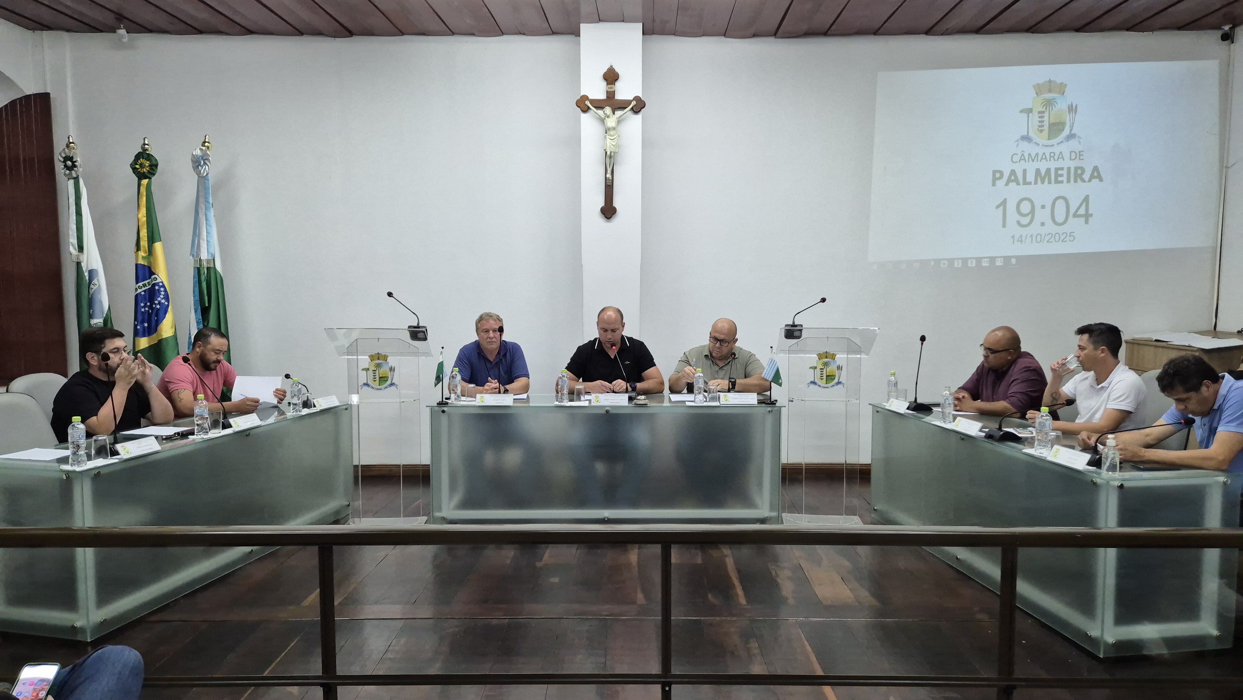 Câmara realiza 37ª sessão ordinária com aprovação de requerimentos e projetos de lei