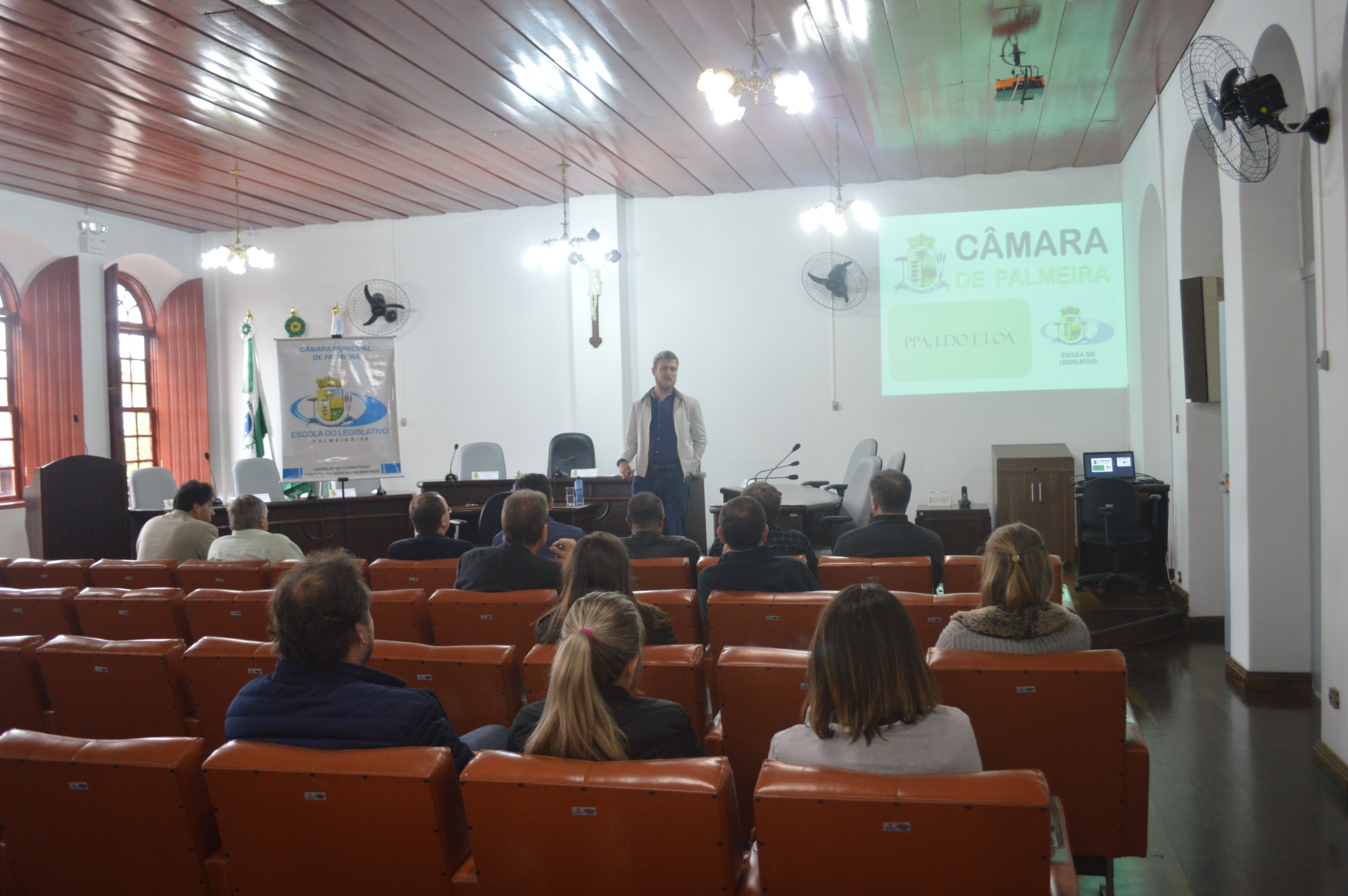 Escola do legislativo 11.05.2017 (2).JPG