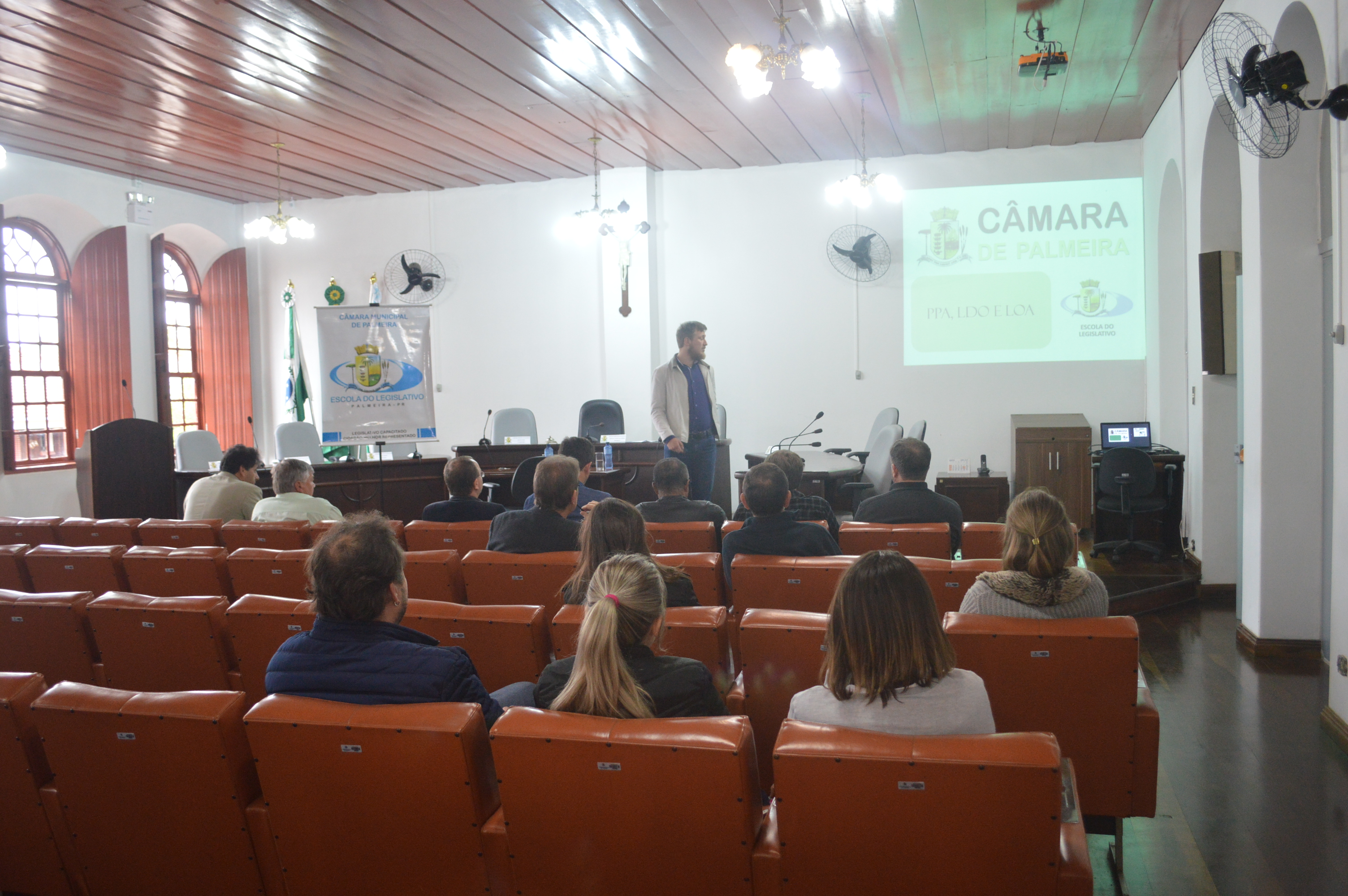 Escola do legislativo 11.05.2017 (3).JPG
