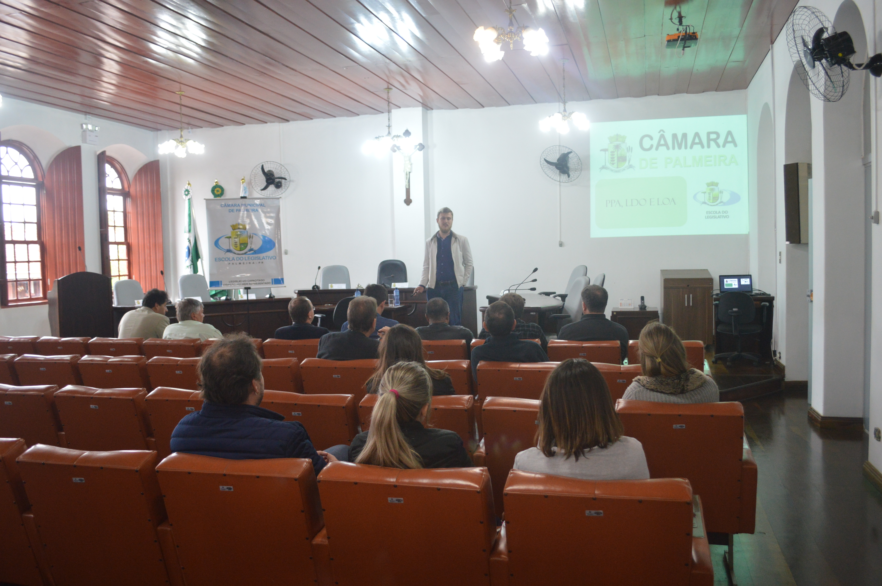 Escola do legislativo 11.05.2017 (4).JPG