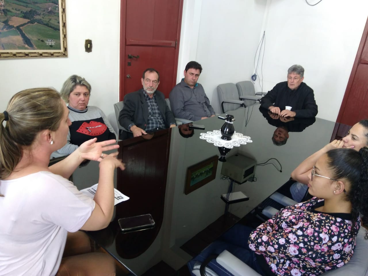 Coordenadora da Defesa Civil presta informações aos vereadores
