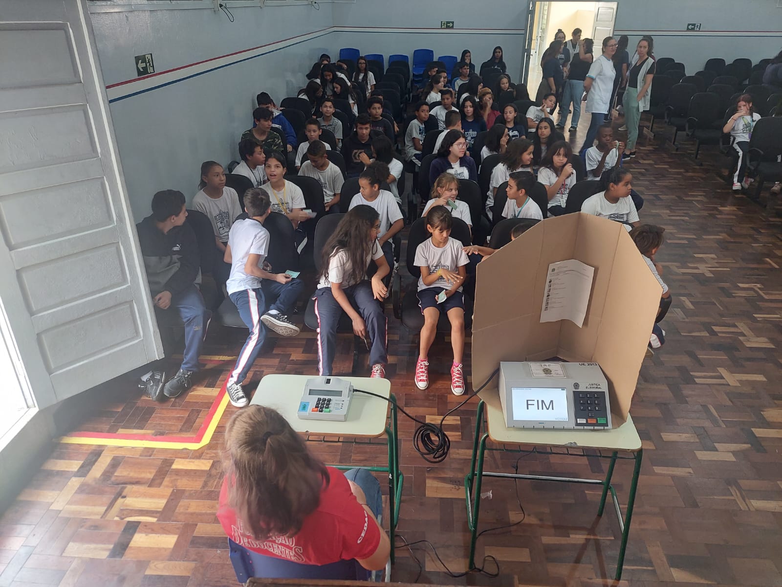 PARLAMENTO JOVEM REALIZOU O 1º TURNO DAS ELEIÇÕES