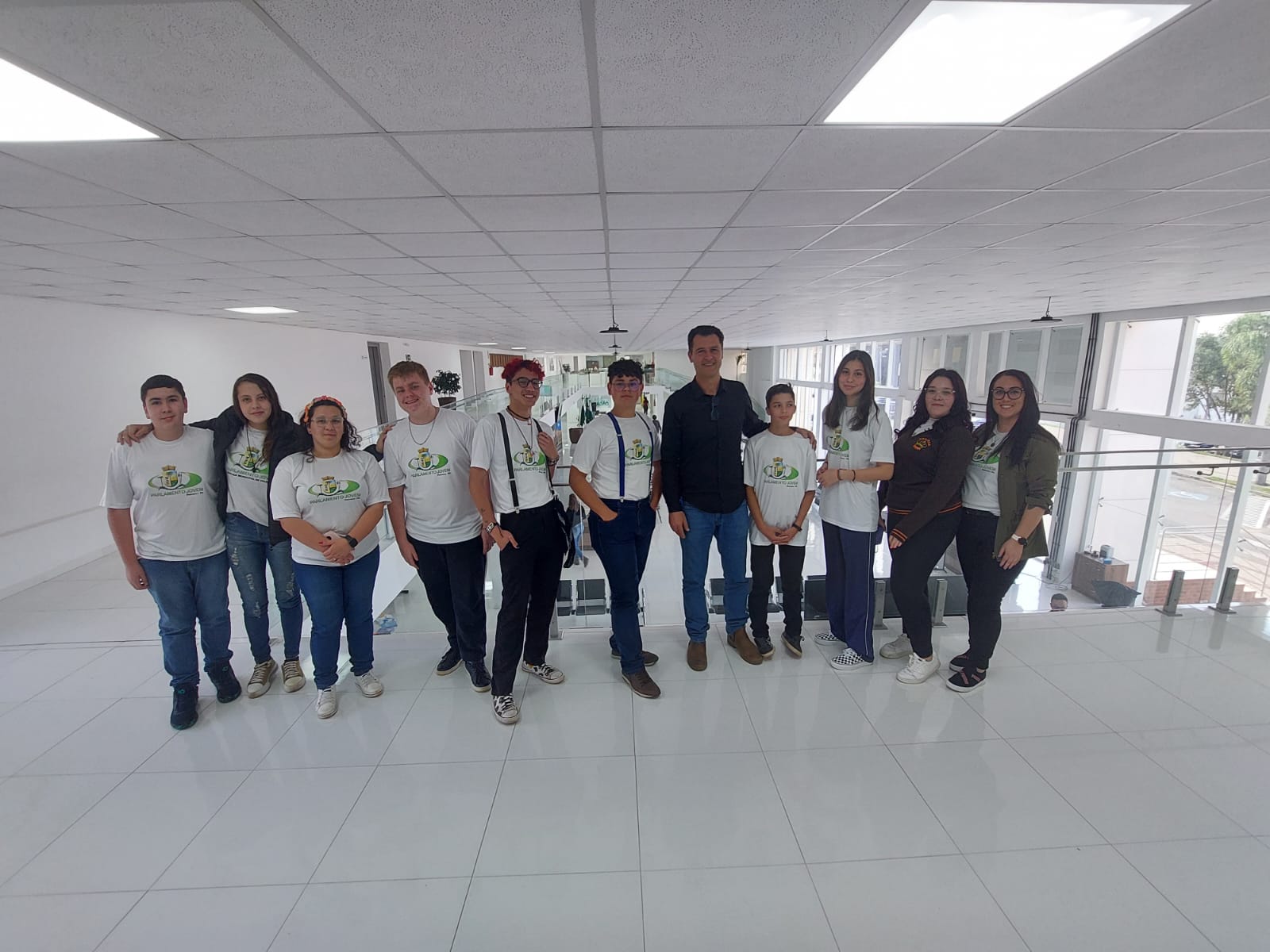 PARLAMENTO JOVEM VISITA A SEDE DO PODER EXECUTIVO MUNICIPAL