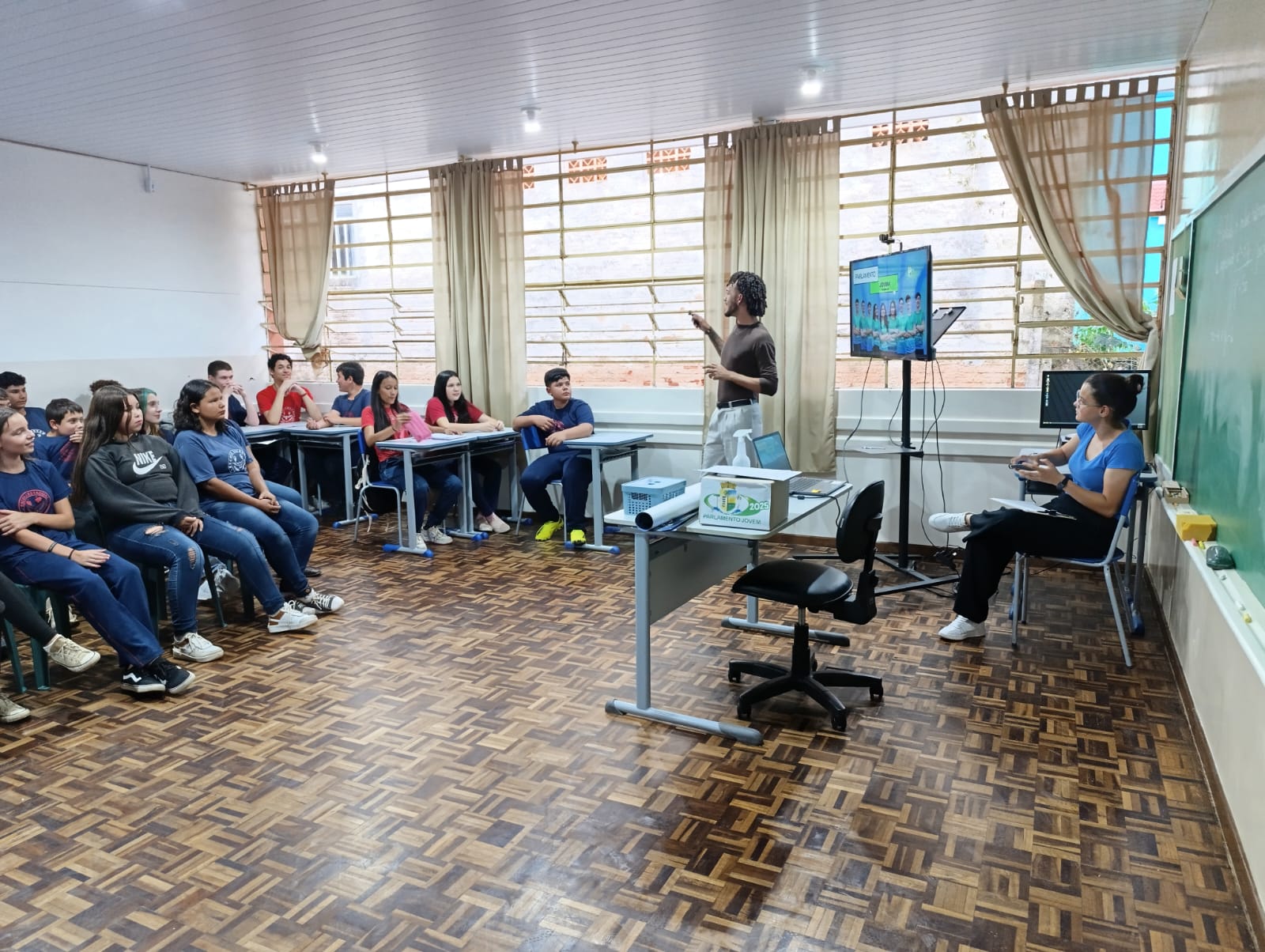 PARTICIPE DA 2ª FASE DA ELEIÇÃO DO PARLAMENTO JOVEM 2025!