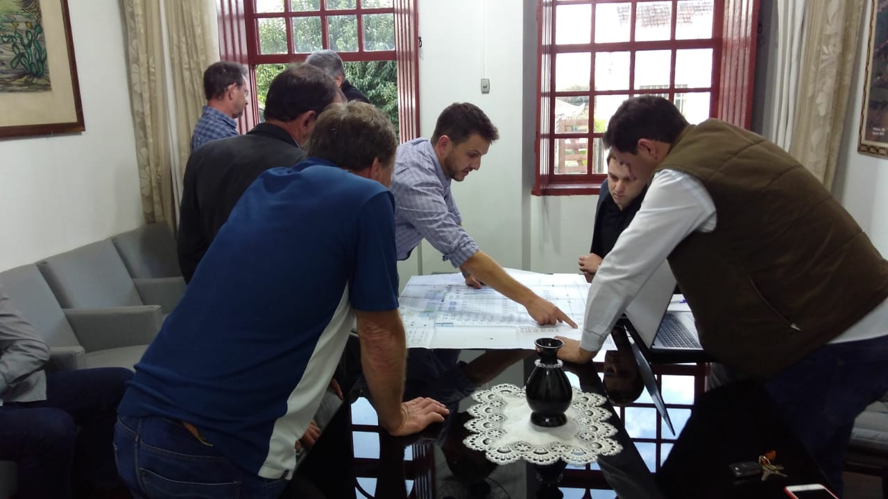 Supermercado Franco Ltda apresenta projeto de ampliação aos vereadores