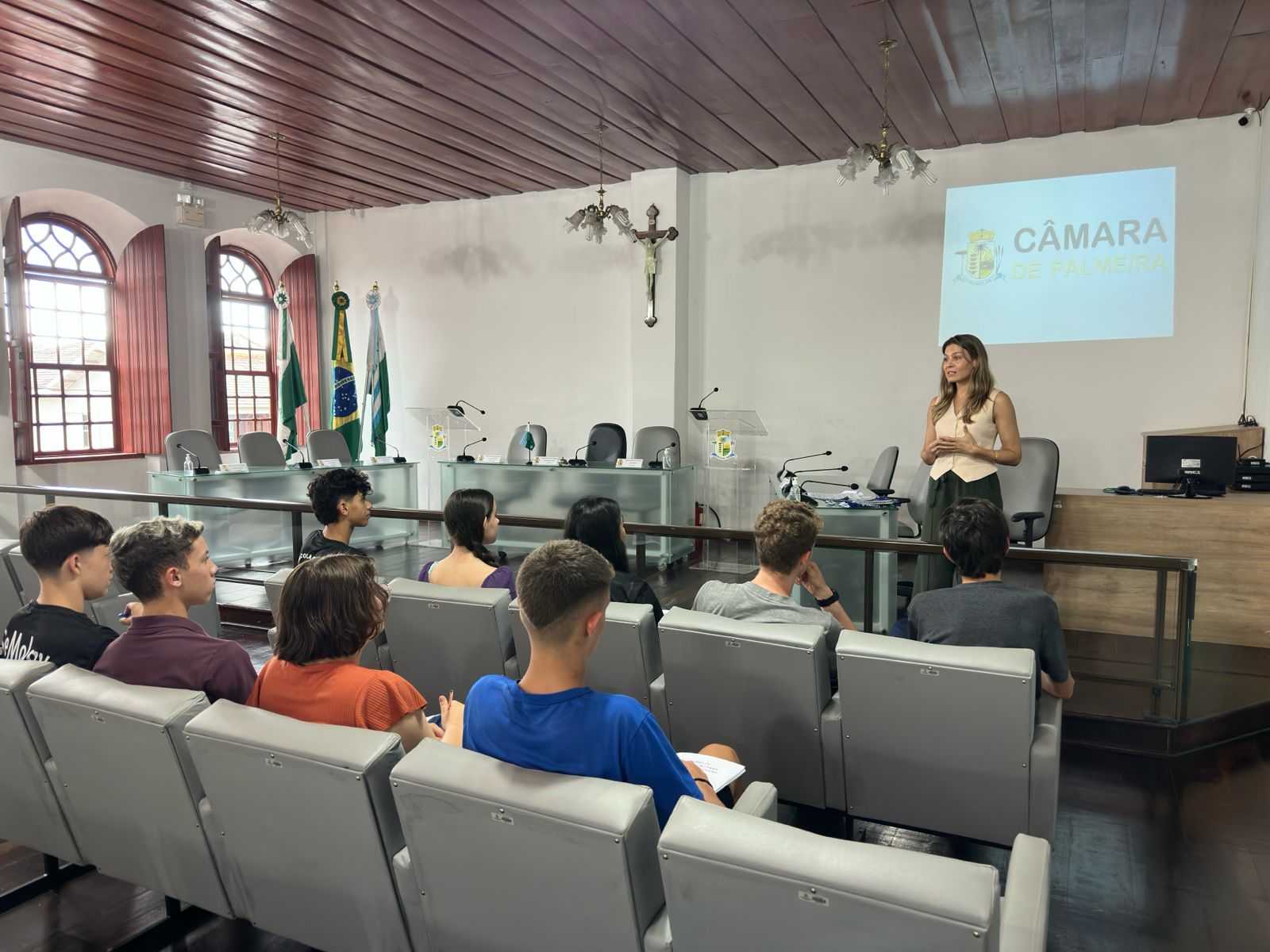 Vereadores do Parlamento Jovem participam de curso de capacitação