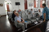 Vereadores se reúnem com representantes da Empresa F.T.G Comércio de Cereais, tendo como tema a reversão de imóvel público