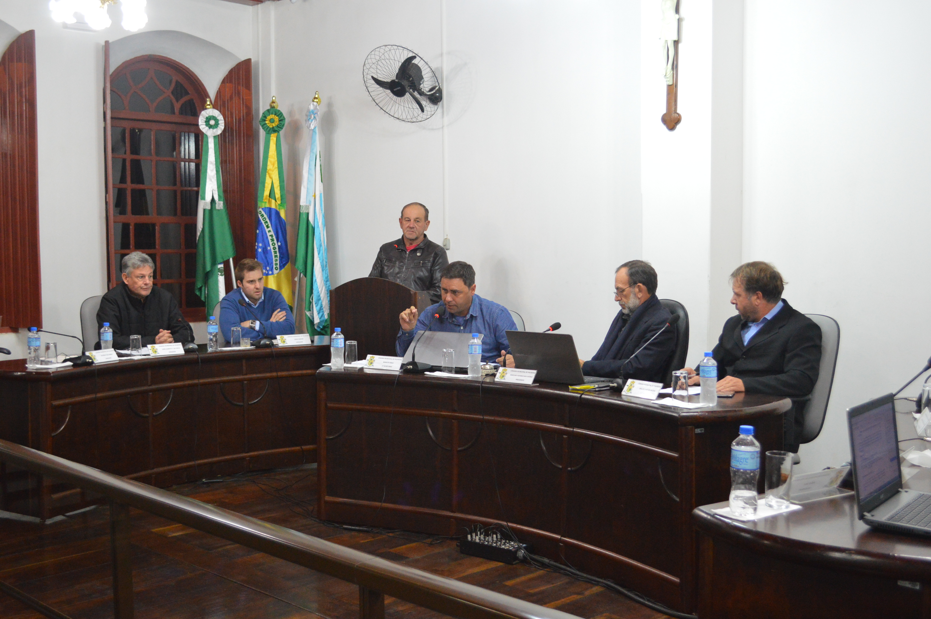 Vereadores se reúnem em Sessões Extraordinárias