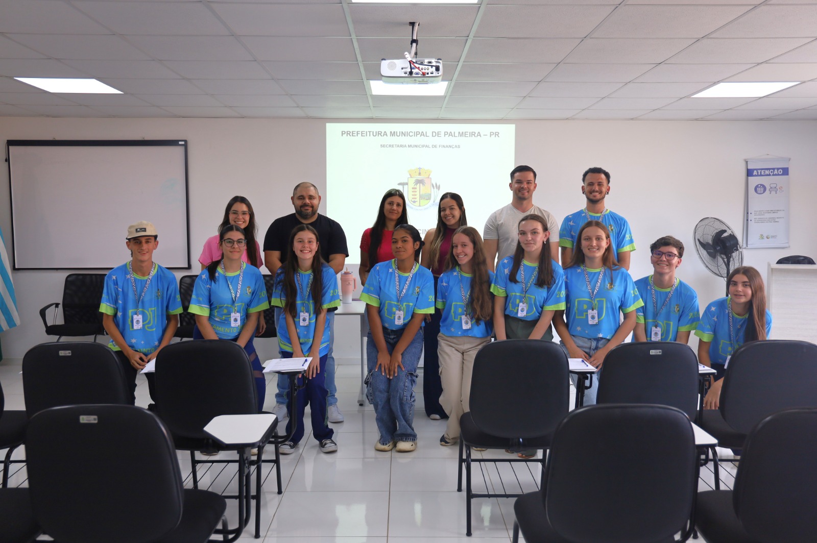 Parlamento Jovem participa e contribui em oficina sobre a LOA