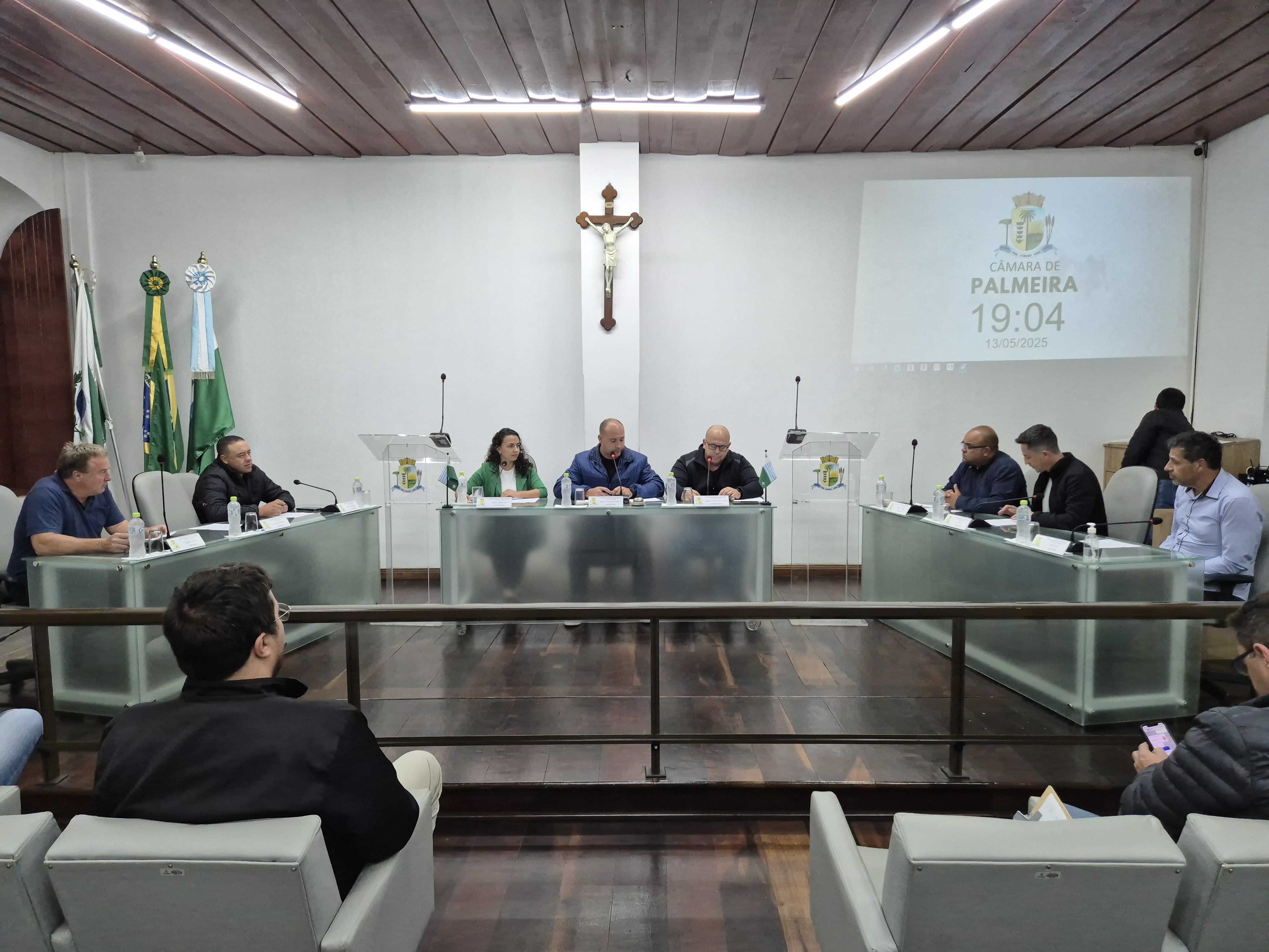 Vereadores debatem projetos e ideias na 15ª sessão ordinária